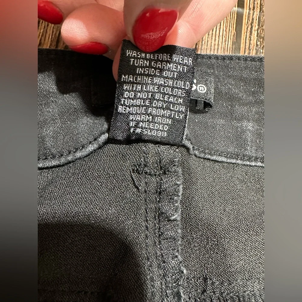 D. Jeans 20W Plus Size Black Denim Stretch Capri Jeans